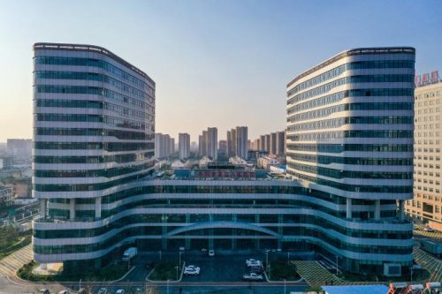 皖北醫(yī)療新地標(biāo)落成，阜陽市第三人民醫(yī)院新院區(qū)通過竣工驗(yàn)收