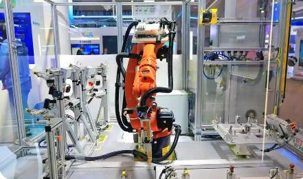 政策密集發(fā)力 “工業(yè)互聯(lián)網(wǎng)+AI”融合邁入新階段