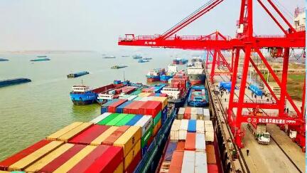 首次突破300萬！安徽省港航集團(tuán)集裝箱吞吐量同比增長12.5%