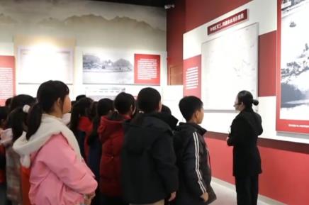 讓“紅色”研學(xué)可感可知、觸摸歷史玩轉(zhuǎn)非遺……研學(xué)游激發(fā)文旅市場(chǎng)“新活力”