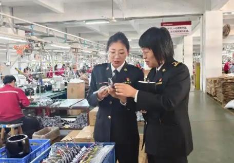 “中國(guó)電飯鍋之鄉(xiāng)”廣東廉江小家電出?！巴厝Α?></a></div><!-- img end -->	<div   id=