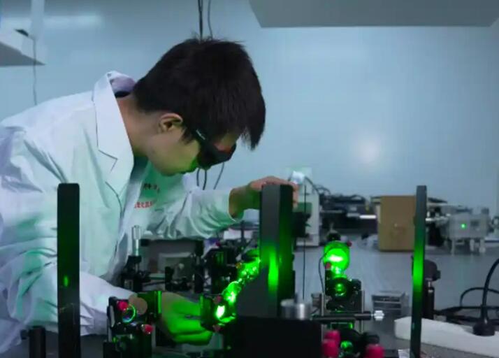 刷新三項(xiàng)世界紀(jì)錄！“中國(guó)牌”晶體再獲重大突破