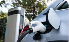 我國建成全球最大電動汽車充電網(wǎng)絡(luò)