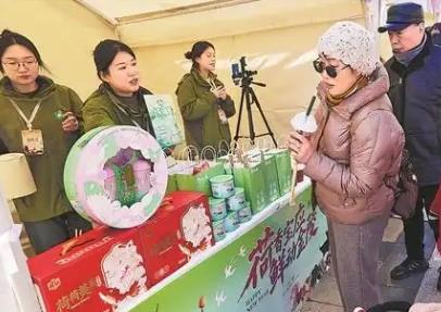 “中國(guó)荷藕之鄉(xiāng)”簽約合作忙