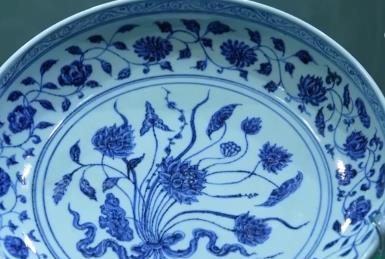 紋飾紋樣與賽博光影碰撞、古韻國風(fēng)成“頂流審美” 中華文化創(chuàng)新表達彰顯蓬勃生命力