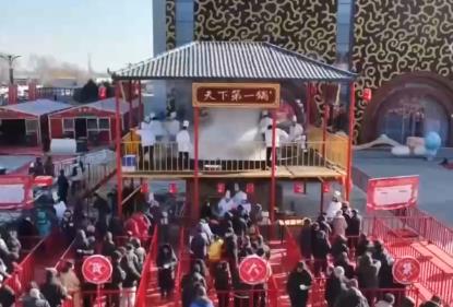 辦年貨、賞民俗、觀花燈，新年氛圍感已拉滿！“年經(jīng)濟(jì)”釋放強(qiáng)大消費(fèi)潛力