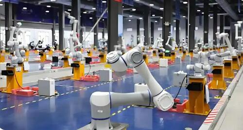 2025年，中國(guó)工業(yè)機(jī)器人出口首次超過進(jìn)口——48.7%增長(zhǎng)背后的“逆襲”