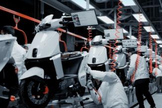 多款新國(guó)標(biāo)電動(dòng)自行車集中亮相