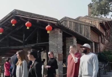 “新年俗”“新年貨”圈粉海外游客 “到中國過春節(jié)”成為時髦新風尚