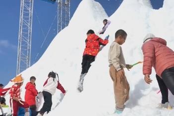 強(qiáng)勢出海！冰雪消費(fèi)新場景不斷涌現(xiàn) 創(chuàng)新賦能產(chǎn)業(yè)升級(jí)