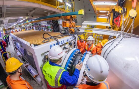 國產(chǎn)“深?？臻g站”首次“對接”中國高鐵