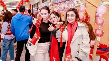 這個春節(jié)，中外游客“雙向奔赴”具象化了