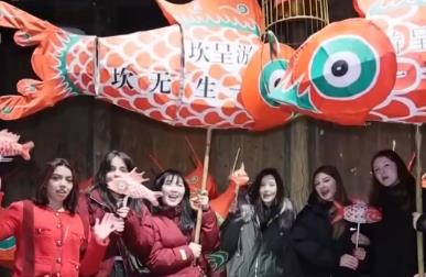 “買買買+非遺體驗”，太棒了！“來中國過春節(jié)” 風(fēng)靡全球 海外游客沉浸式感受年味