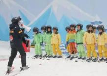 新雪季 冰雪世界成了研學(xué)“熱課堂”