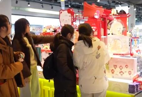 以“電影+”為紐帶串聯(lián)起消費(fèi)互通 “觀影+餐飲+購物”釋放多元消費(fèi)動(dòng)能