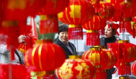 數(shù)字里的“熱氣騰騰”—— 春節(jié)經(jīng)濟“新算法”折射開年經(jīng)濟新圖景