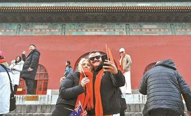 外國游客扎堆北京過年 中國年味兒成功圈粉全球游客