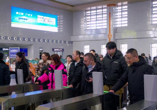 春節(jié)假期內蒙古跨區(qū)域人員流動3949余萬人次 創(chuàng)同期歷史新高