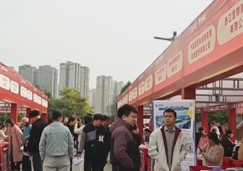 “線上+線下+AI智能”融合助力“春風(fēng)” 各地復(fù)工復(fù)產(chǎn)按下“加速鍵”