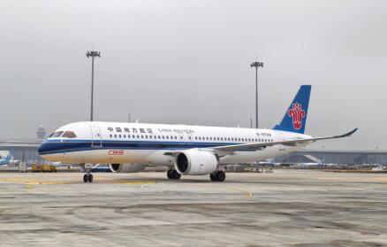 C919入列南航滿十架 國產(chǎn)大飛機(jī)運(yùn)營再加速