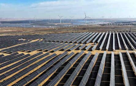 我國(guó)單體最大采煤沉陷區(qū)復(fù)合光伏項(xiàng)目投運(yùn)