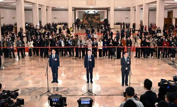 攜手逐夢(mèng) 勇毅前行——全國政協(xié)十四屆四次會(huì)議首場(chǎng)“委員通道”掃描