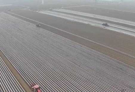 希望的田野萬象“耕”新春潮涌動 先進農(nóng)機“硬核”賦能春耕“提速”惠農(nóng)