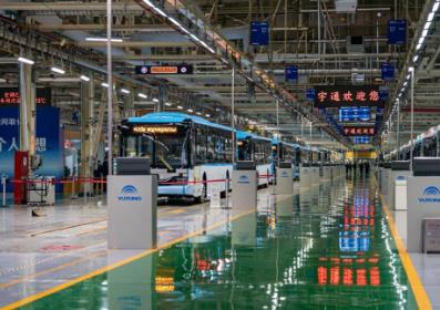 央媒看河南丨不靠海，如何才能遠航？內陸城市企業(yè)“出?！睒颖居^察