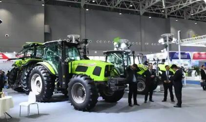 創(chuàng)新產(chǎn)品 完善服務(wù)  中國(guó)農(nóng)機(jī)全球市場(chǎng)展風(fēng)采