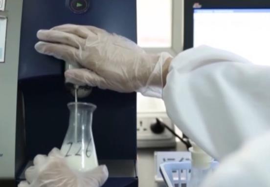 “水奶”有了“明規(guī)范” 選購須看“身份證”