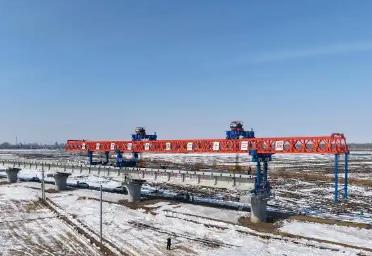 春暖復(fù)工忙 黑龍江多項(xiàng)重點(diǎn)鐵路工程建設(shè)提速