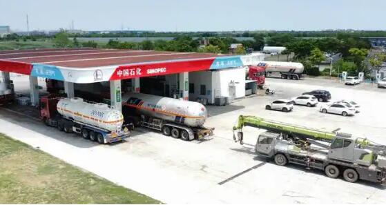 中國(guó)石化建成全國(guó)最大車用LNG加注網(wǎng)絡(luò)