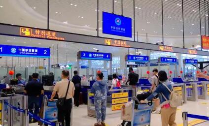 廈門(mén)空港口岸今年出入境旅客已超百萬(wàn)人次 刷新年度最快破百萬(wàn)紀(jì)錄