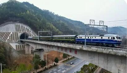 一批重大工程項目刷新“進度條”釋放澎湃動能 成為中國經(jīng)濟向穩(wěn)向好“強引擎”