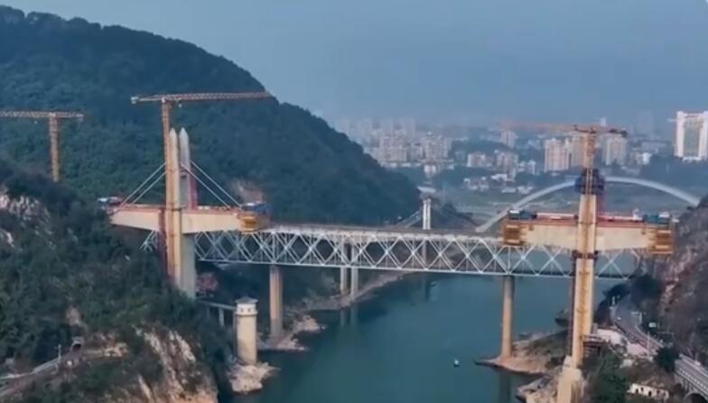 多地重大工程“進度條”不斷刷新繪就發(fā)展新圖景 “中國號”巨輪破浪前行