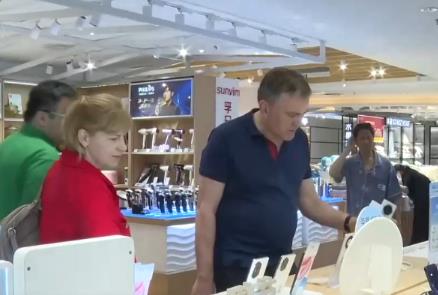 文旅、商貿(mào)流量持續(xù)火熱 高科技“土特產(chǎn)”成為全球消費(fèi)者“心頭好”