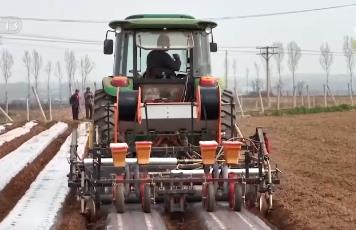 “先進(jìn)技術(shù)+科技指導(dǎo)+服務(wù)保障”護(hù)航春耕春管 夯實(shí)糧食豐產(chǎn)豐收基礎(chǔ)