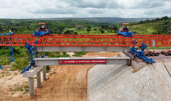 “中國技術(shù)”填補(bǔ)剛果（金）橋梁施工技術(shù)空白