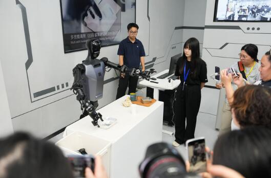 新質(zhì)生產(chǎn)力引領(lǐng) 科技創(chuàng)新擘畫未來(lái)產(chǎn)業(yè)新藍(lán)圖