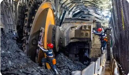 神東煤炭：煤海礪行萬家暖 烏金載責(zé)啟新程