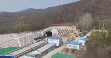 為經(jīng)濟(jì)高質(zhì)量發(fā)展開(kāi)創(chuàng)新局面 多地重大工程項(xiàng)目建設(shè)加速推進(jìn)