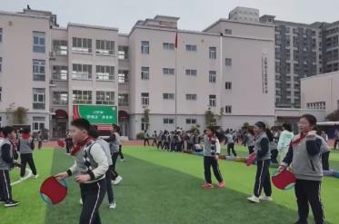 如何讓體育運動融入校內(nèi)日常？這些學(xué)校讓學(xué)生向“陽”成長