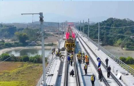 一季度全國鐵路完成固定資產(chǎn)投資1379億元 同比增長5.1%