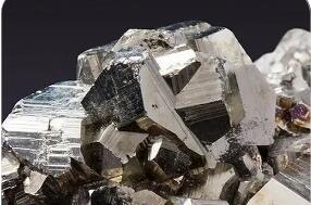 這個(gè)稀有金屬站上“C位”的時(shí)代邏輯