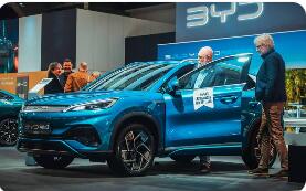 中國電動汽車海外熱銷 拉美多國“一車難求”