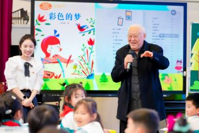 課文作家走進校園 書香校園聯(lián)盟開啟閱讀第一課