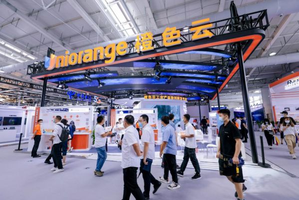 電信、計(jì)算機(jī)和信息服務(wù)專(zhuān)題館橙色云展臺(tái)