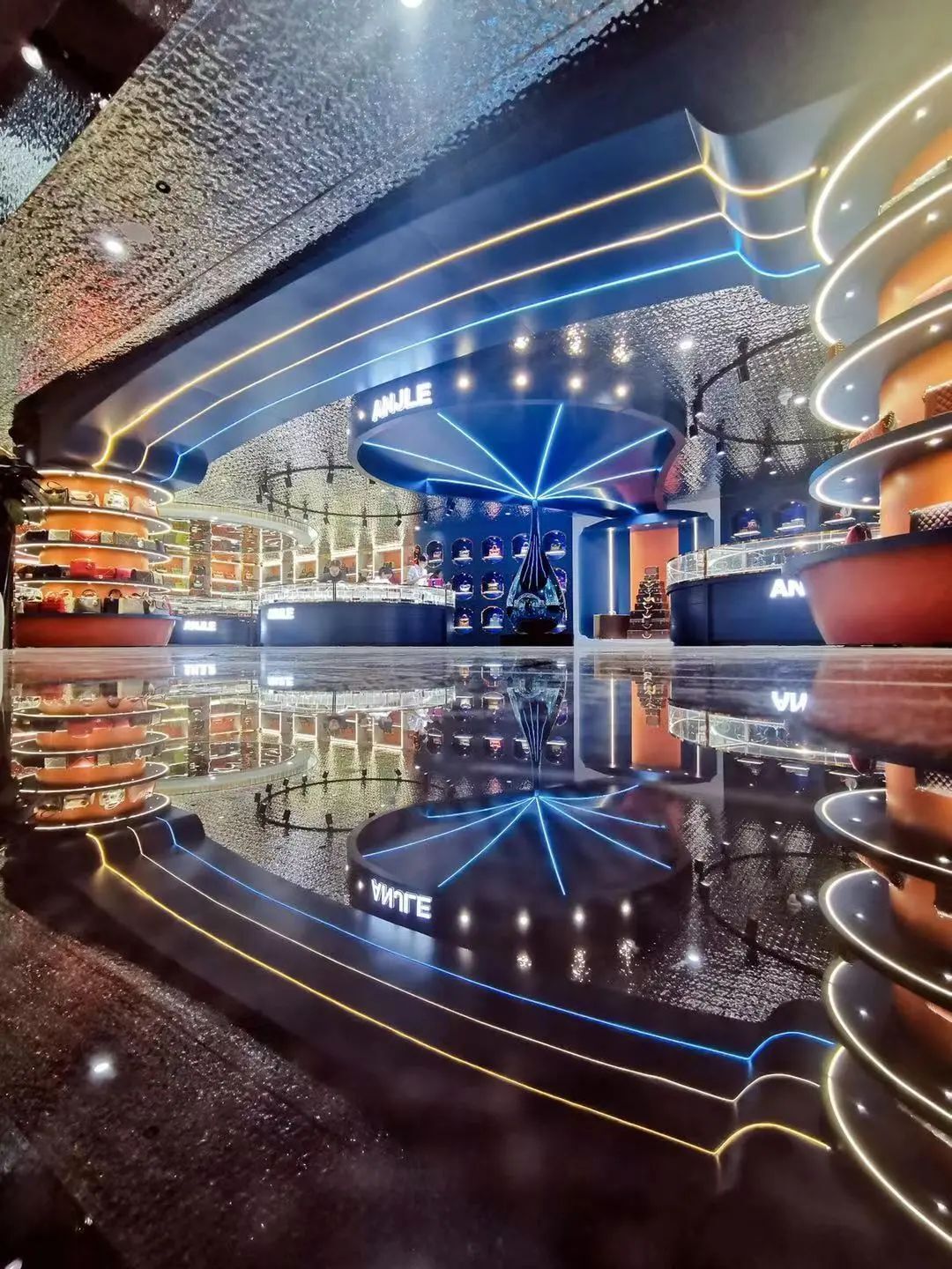 圖片包含 游戲機(jī), 食物描述已自動(dòng)生成 圖片包含 游戲機(jī), 食物描述已自動(dòng)生成