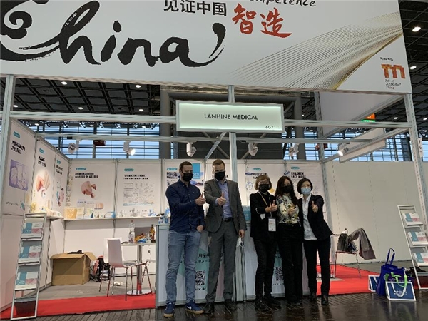 藍禾醫(yī)療超透氣醫(yī)用外科口罩閃耀第53屆杜賽爾多夫Medica醫(yī)療展
