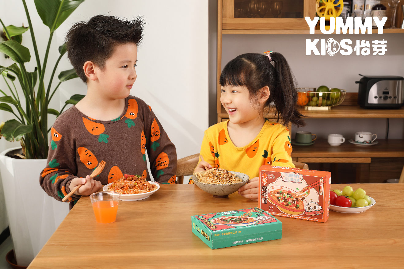 別再被那些兒童食品忽悠了，怡芽?jī)和褪呈刈o(hù)孩子健康成長(zhǎng)！